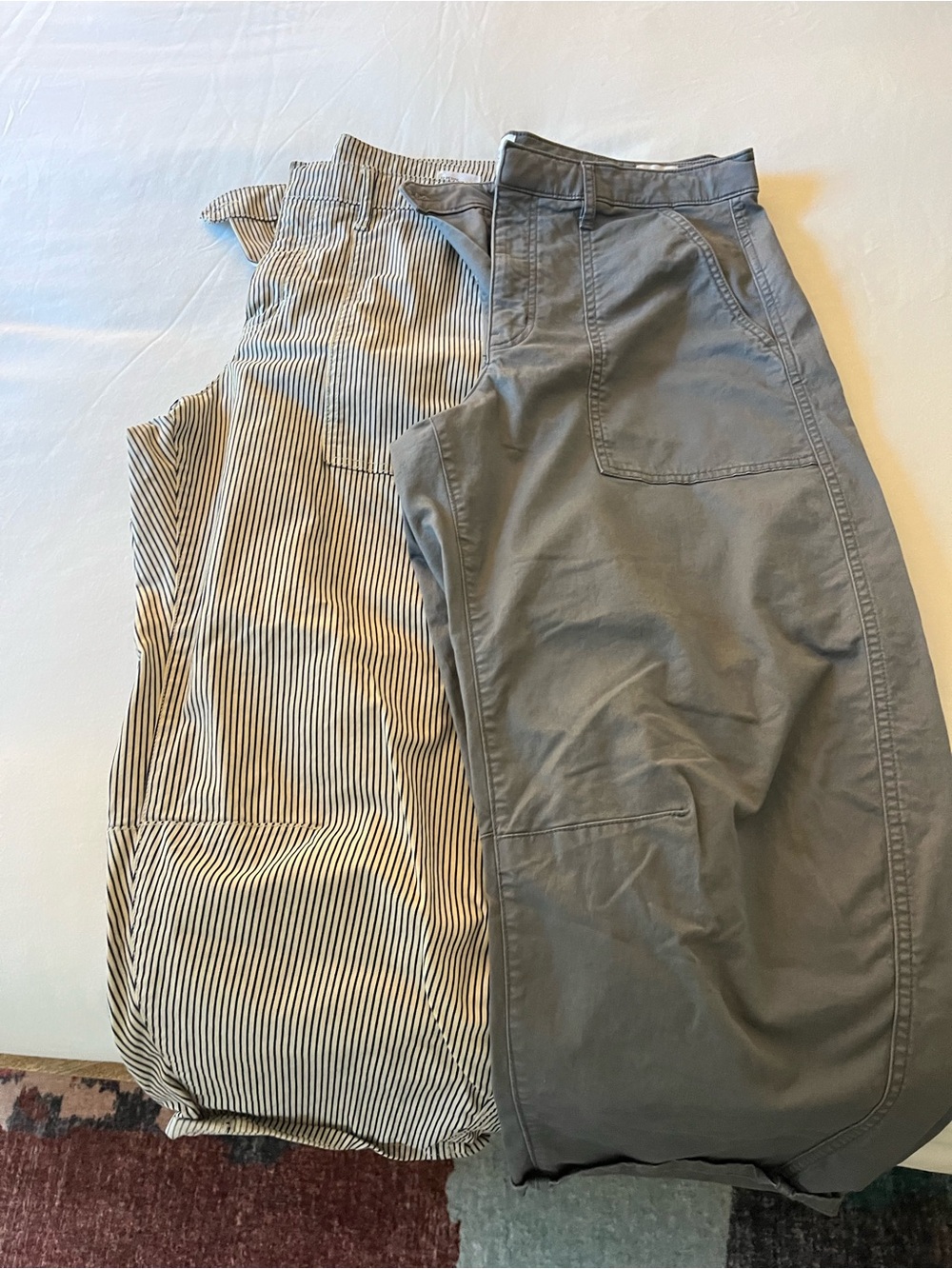 Women's Ankle-Length Cropped Pants in Gray